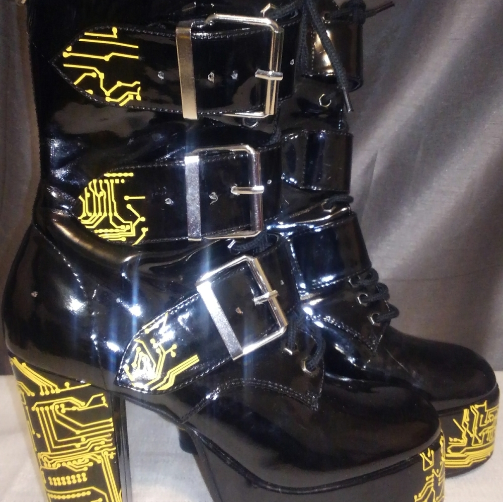 Black/ Yellow "Circuit Board" Boot